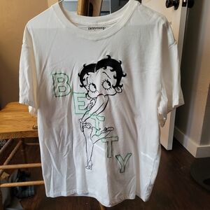 Juniors Betty Boop short sleeve shirt